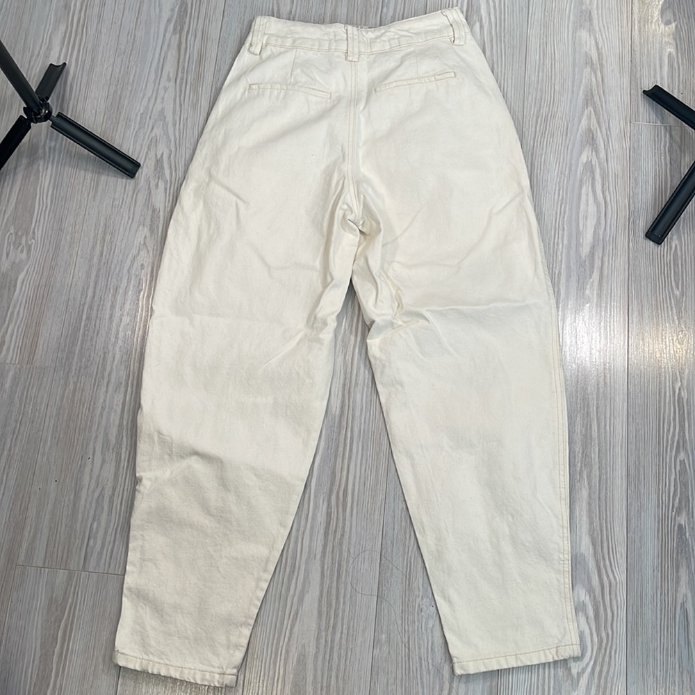 Bershka Mom Jeans - Picture 3 of 4